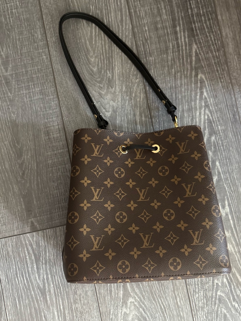Louis Vuitton Neo Noe authentic handbag, excellent condition